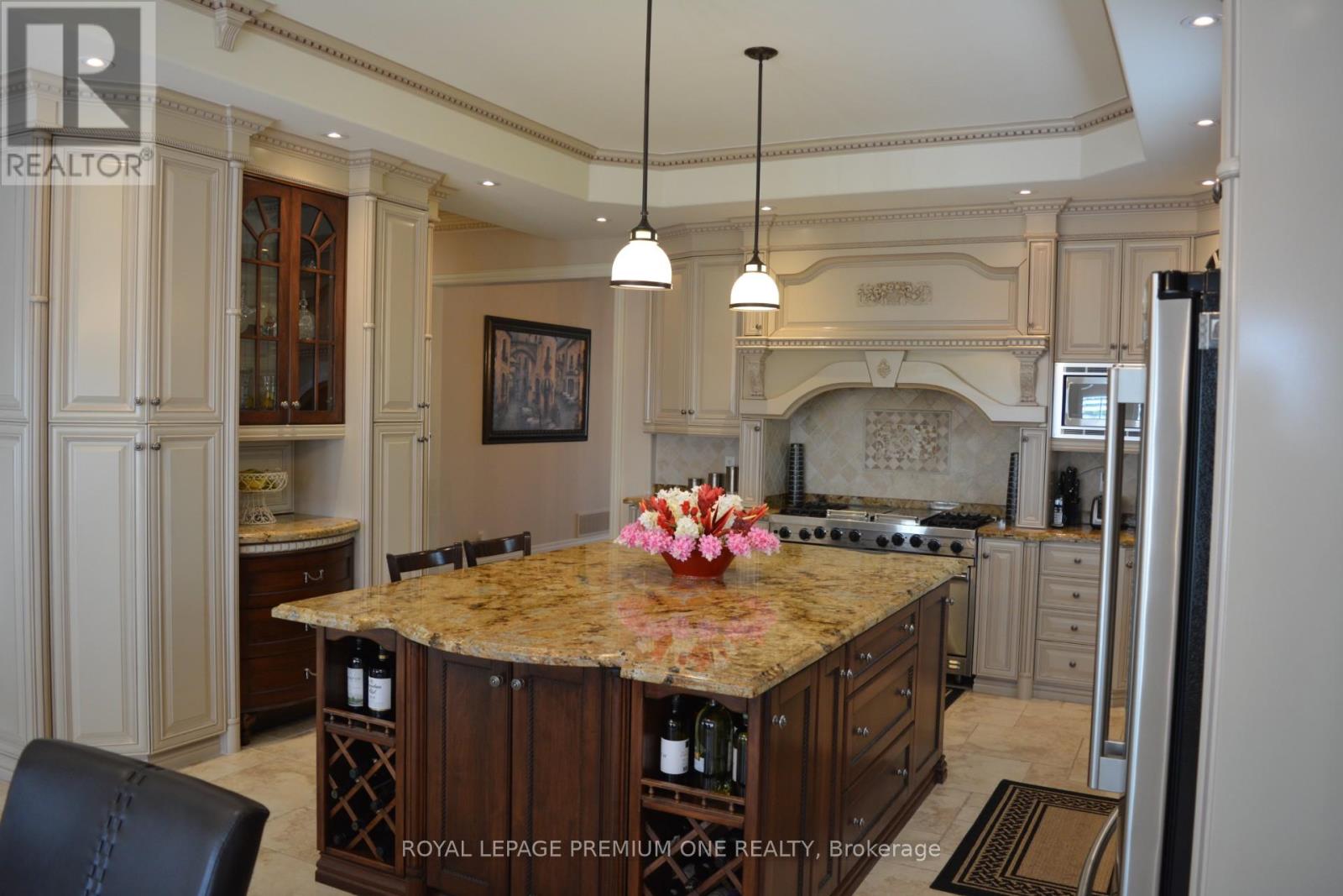 15 FRINI COURT