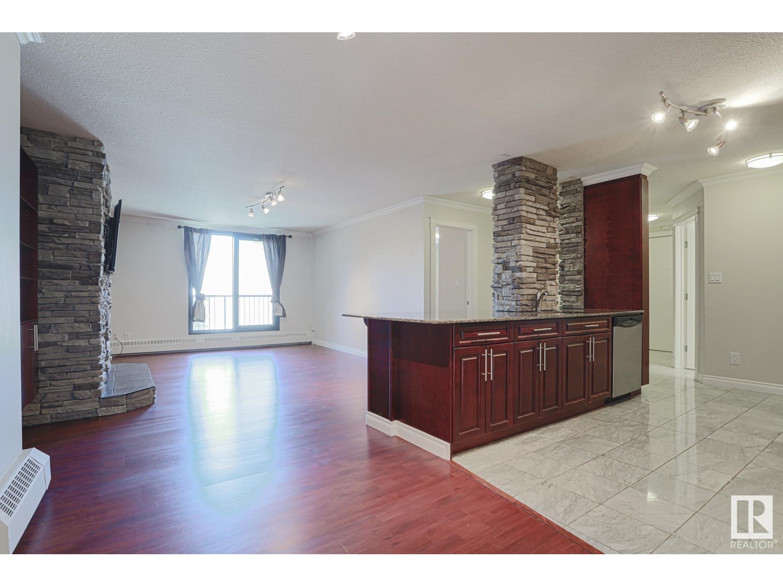 #1407 10125 109 ST NW