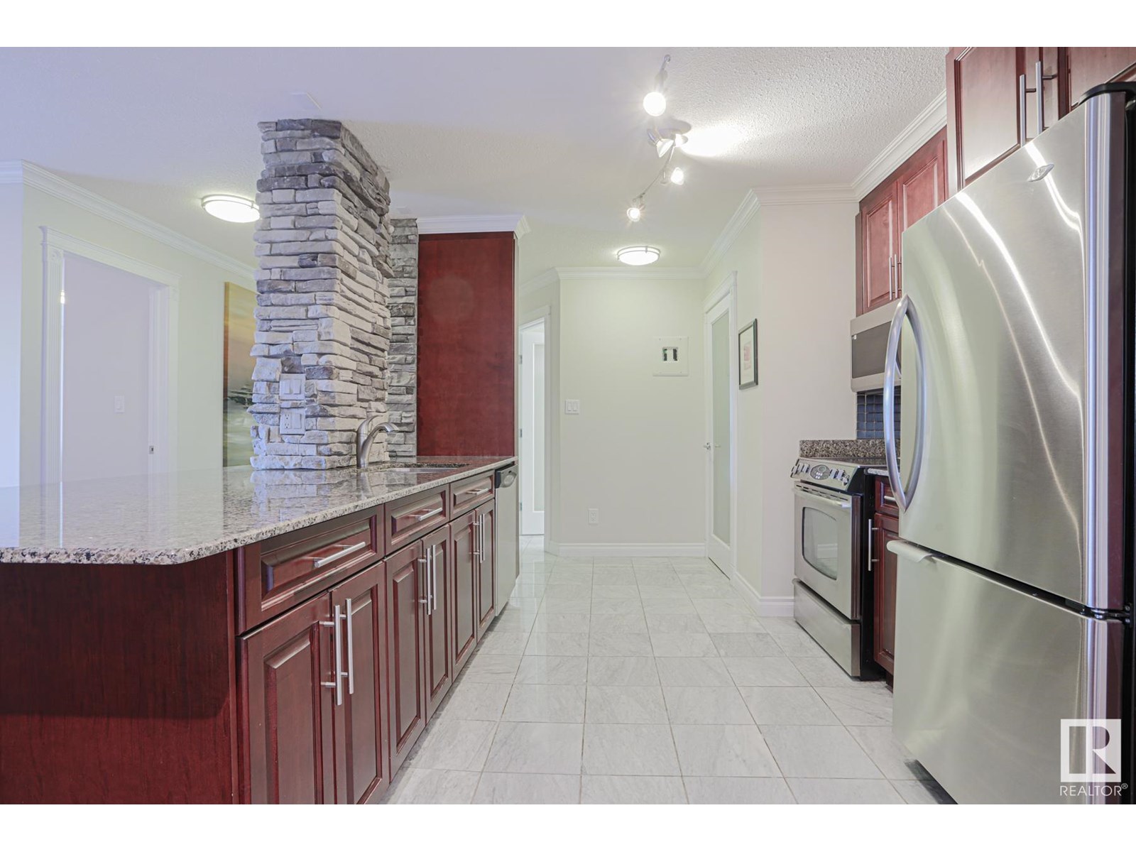 #1407 10125 109 ST NW