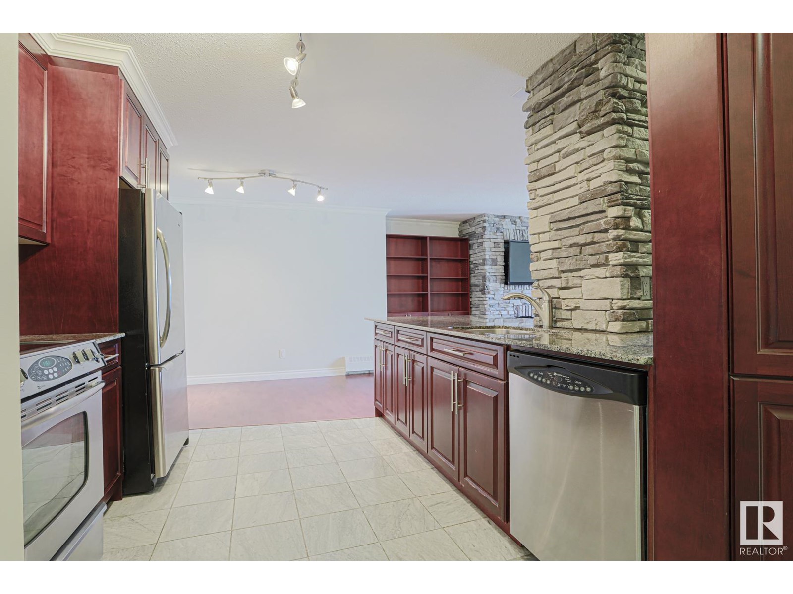 #1407 10125 109 ST NW