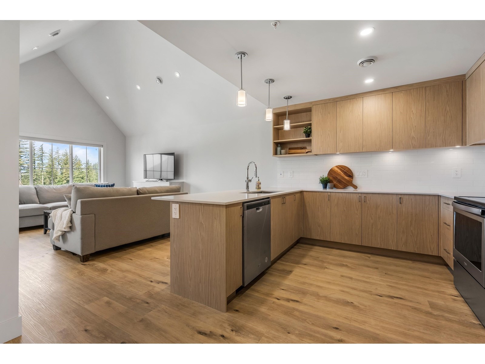 8 1928 WOODSIDE BOULEVARD|Mt Woodside