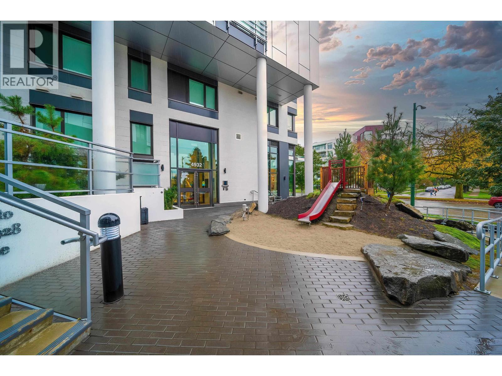 205 4932 CAMBIE STREET