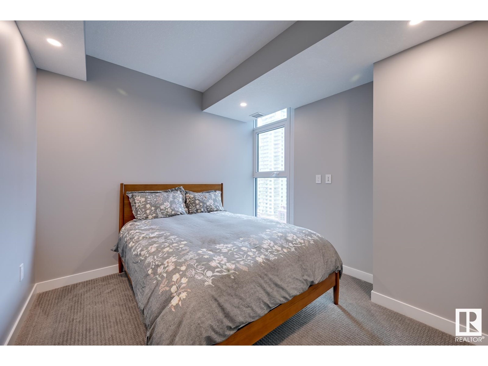 #1301 10180 103 ST NW