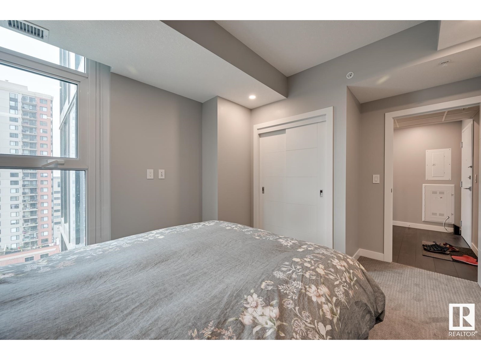 #1301 10180 103 ST NW