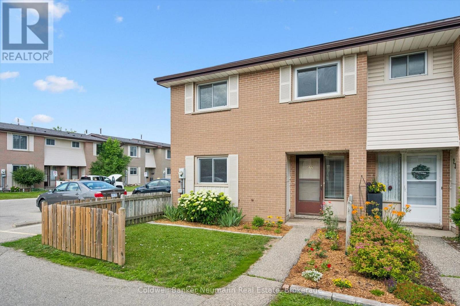 C-22 - 427 VICTORIA ROAD N
