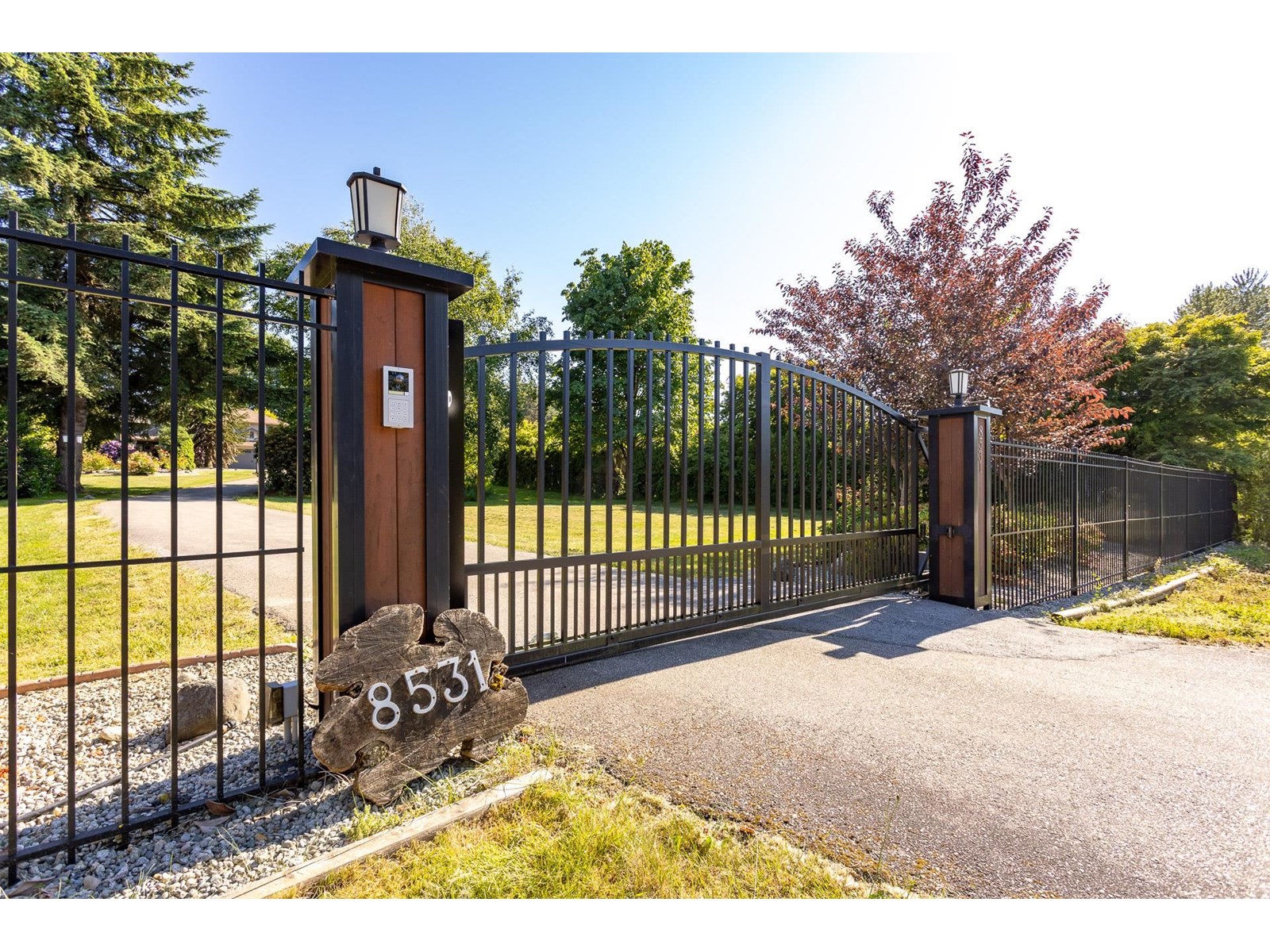 8531 BANNISTER DRIVE