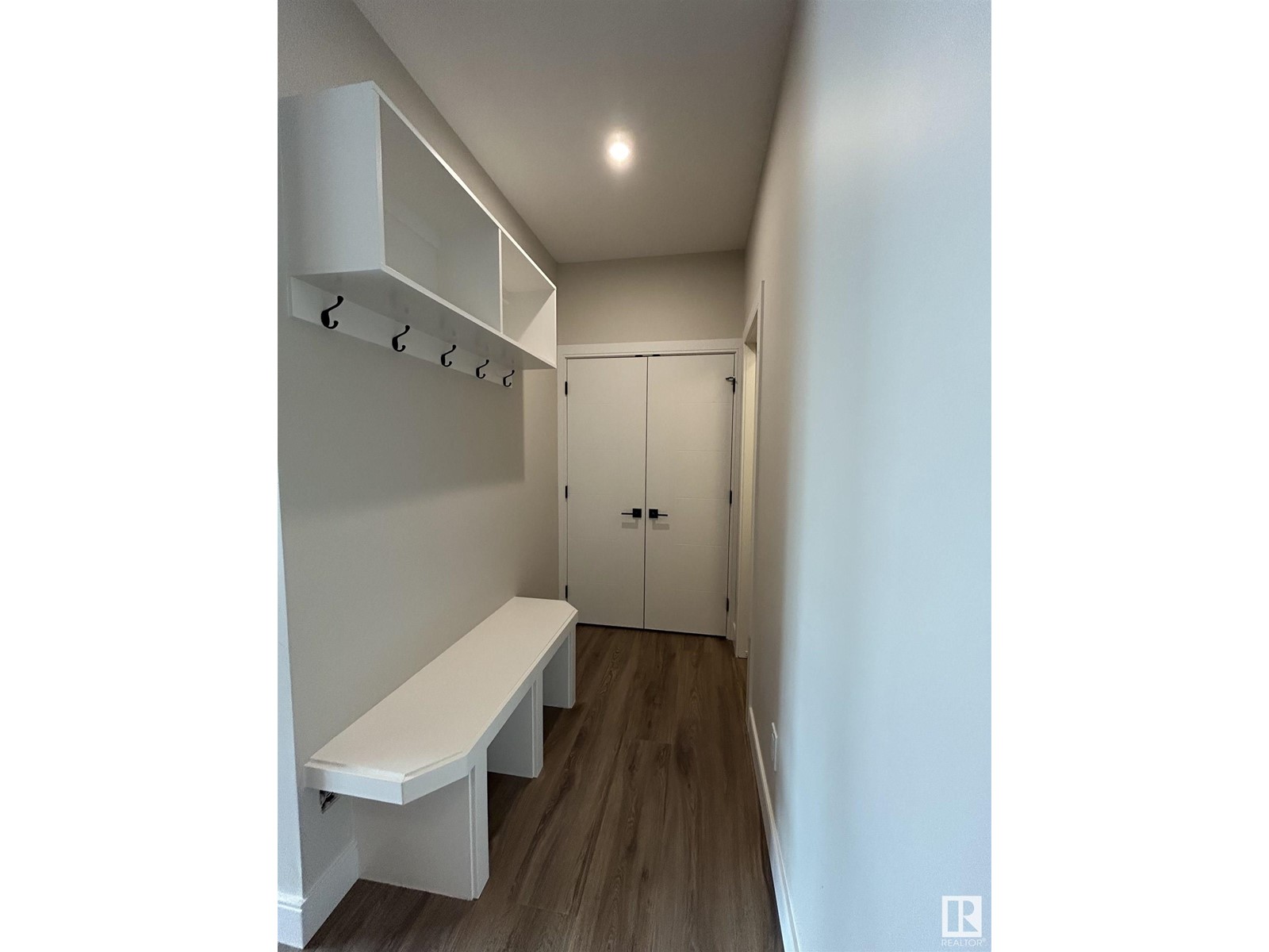 46 WAVERLY WY