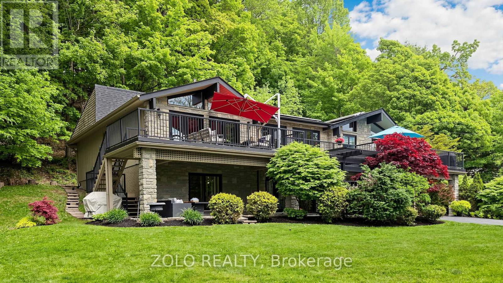 41 MEADOWCLIFFE DRIVE