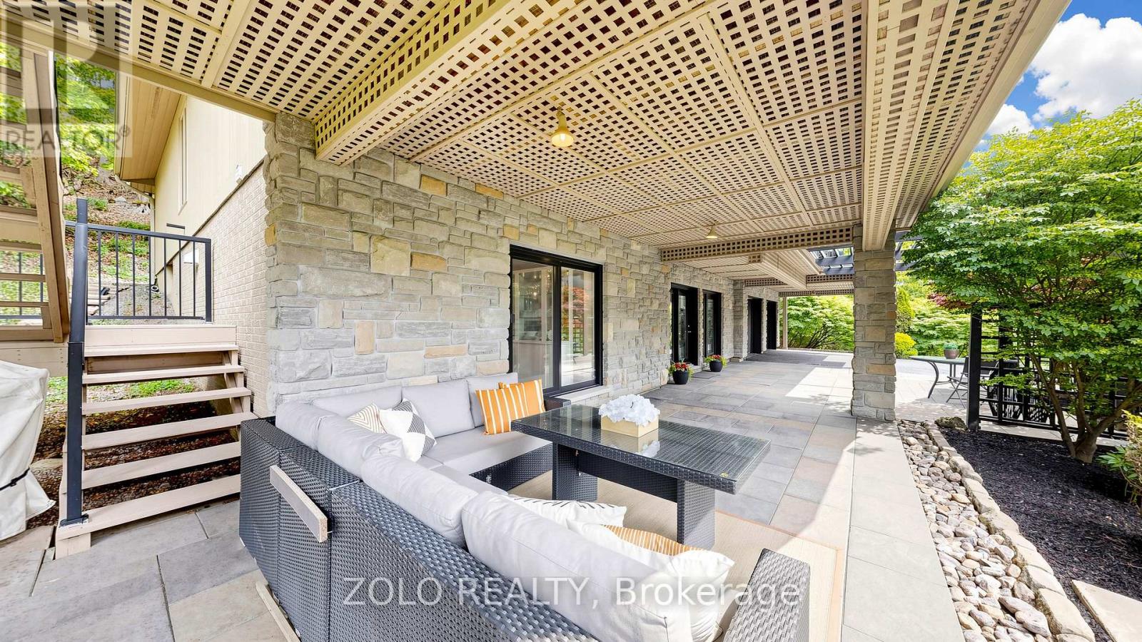 41 MEADOWCLIFFE DRIVE