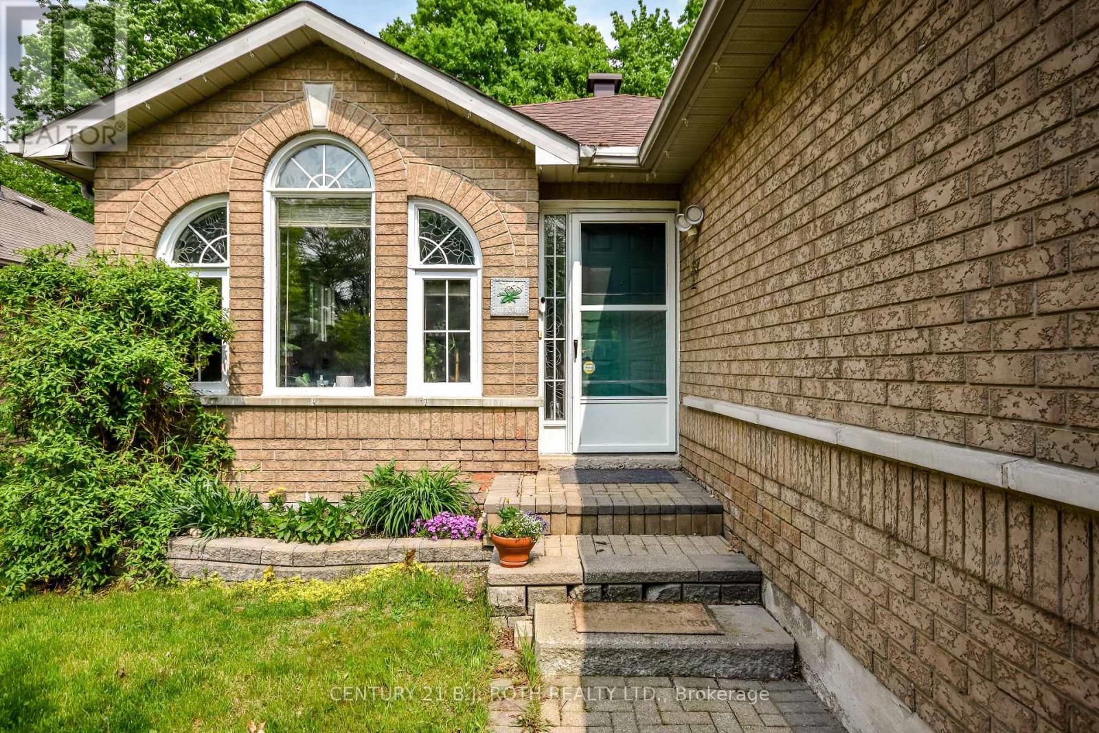 37 NICHOLSON DRIVE