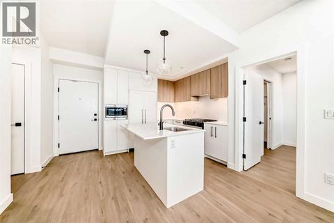 817, 8375 Broadcast Avenue SW Calgary AB T3H6N2