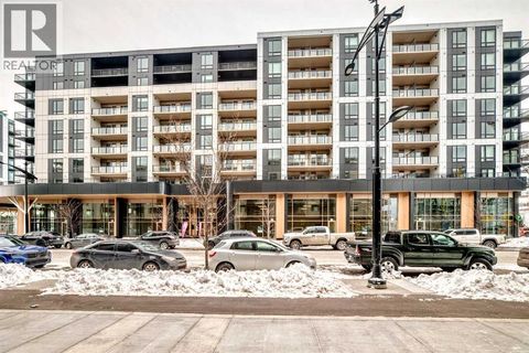 817, 8375 Broadcast Avenue SW Calgary AB T3H6N2