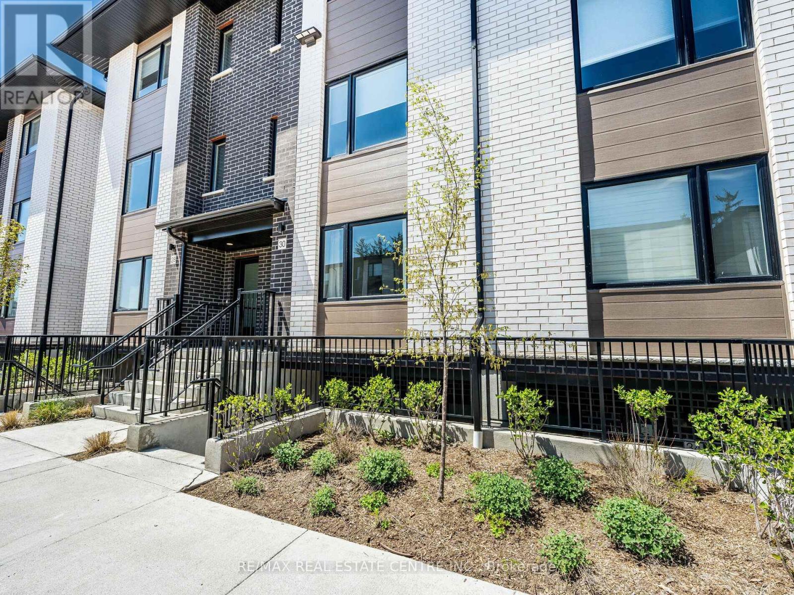 32 LILY LANE