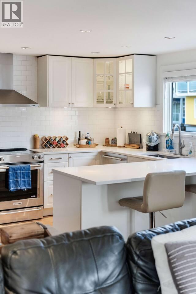 A015 415 ESPLANADE AVENUE