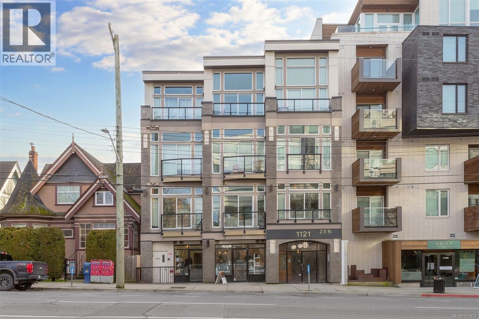402 1121 Fort St