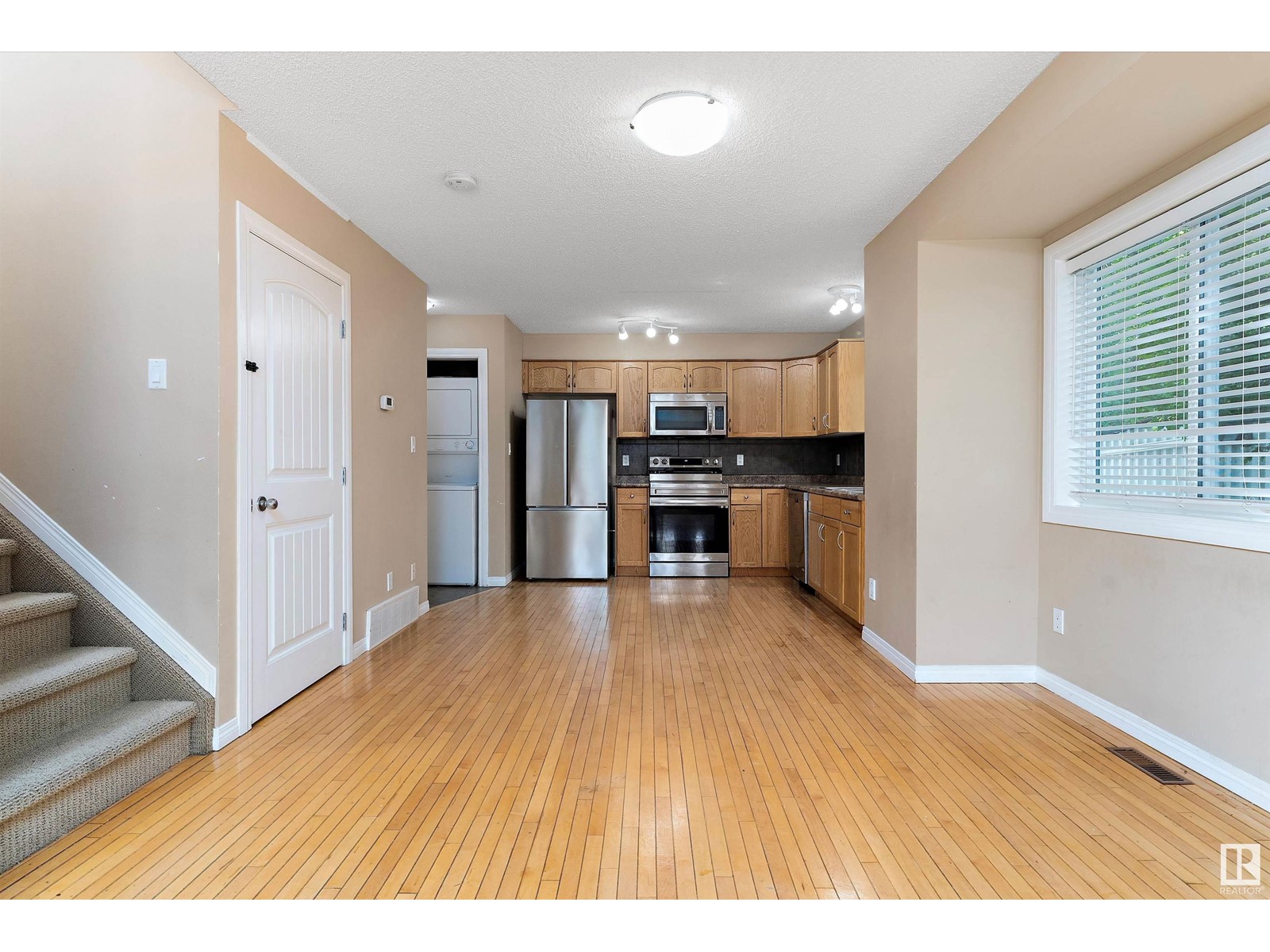 11945/11947 80 ST NW