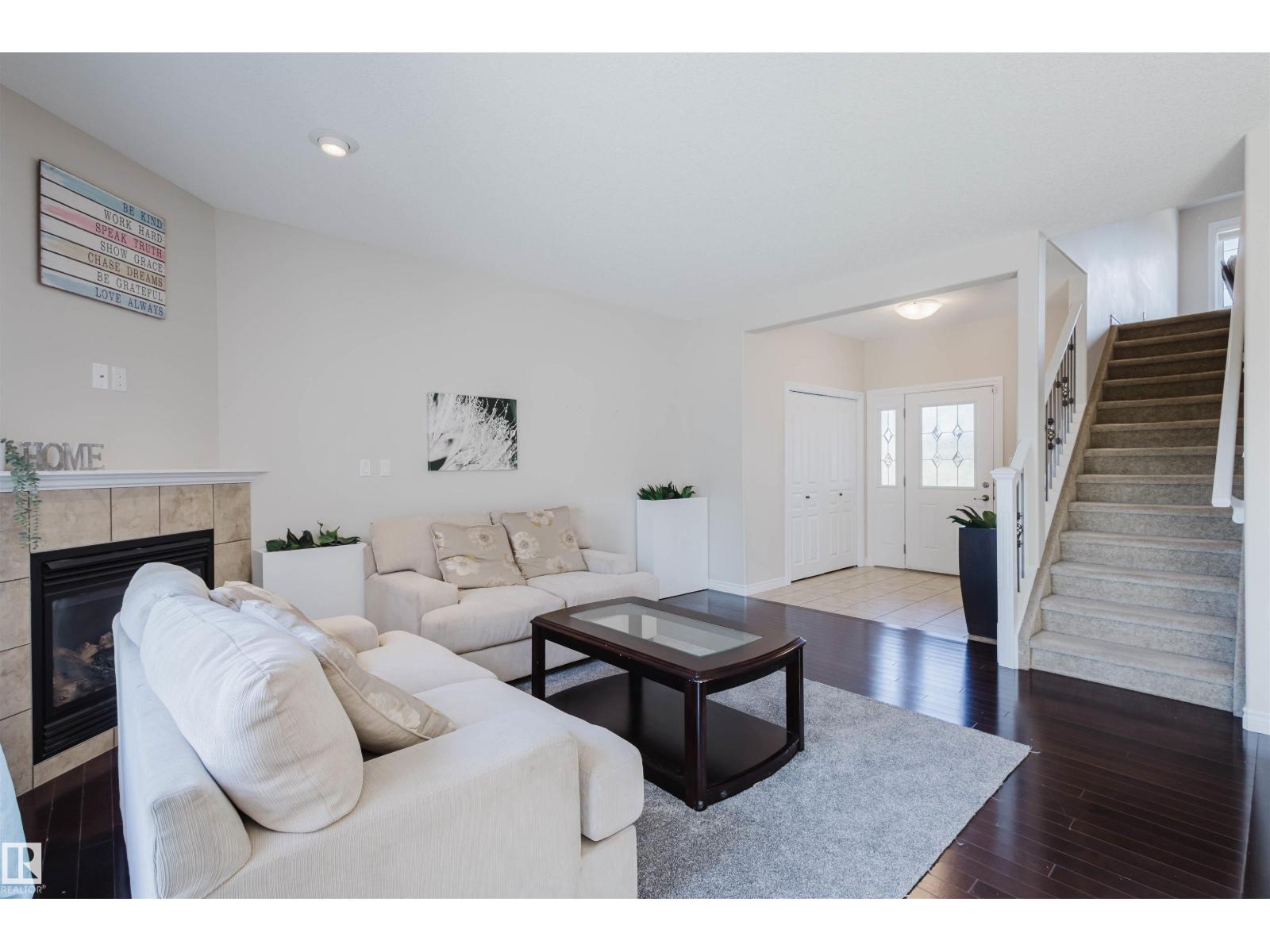 656 171 ST SW