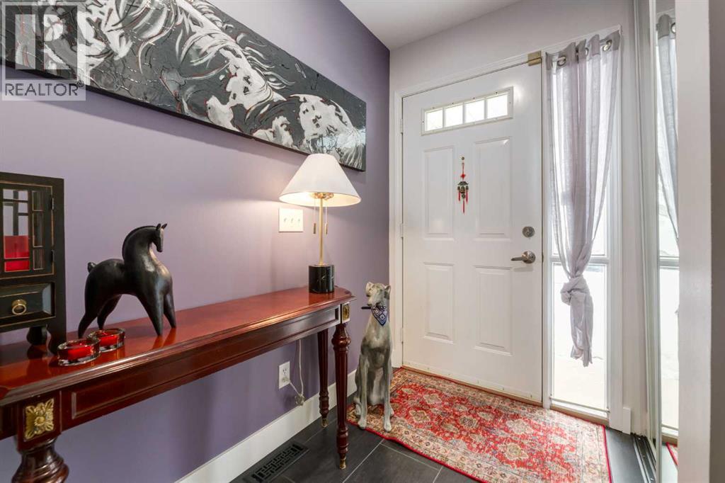 318 Hawkstone Manor NW