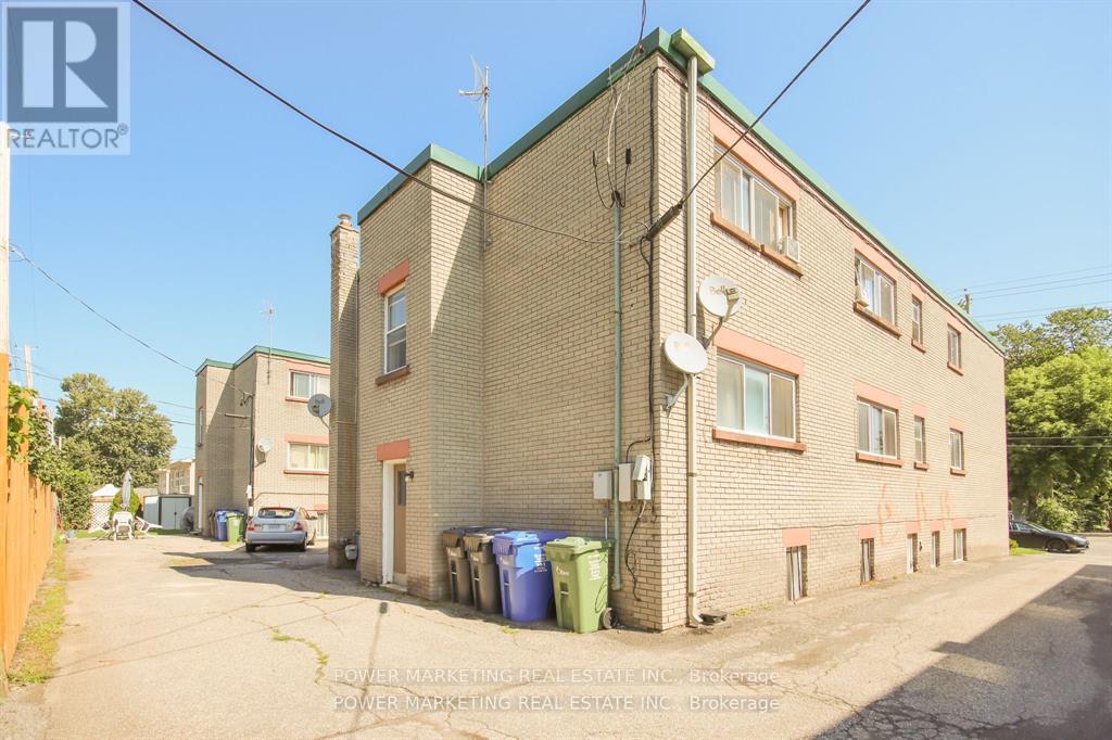 656 DE L'EGLISE STREET
