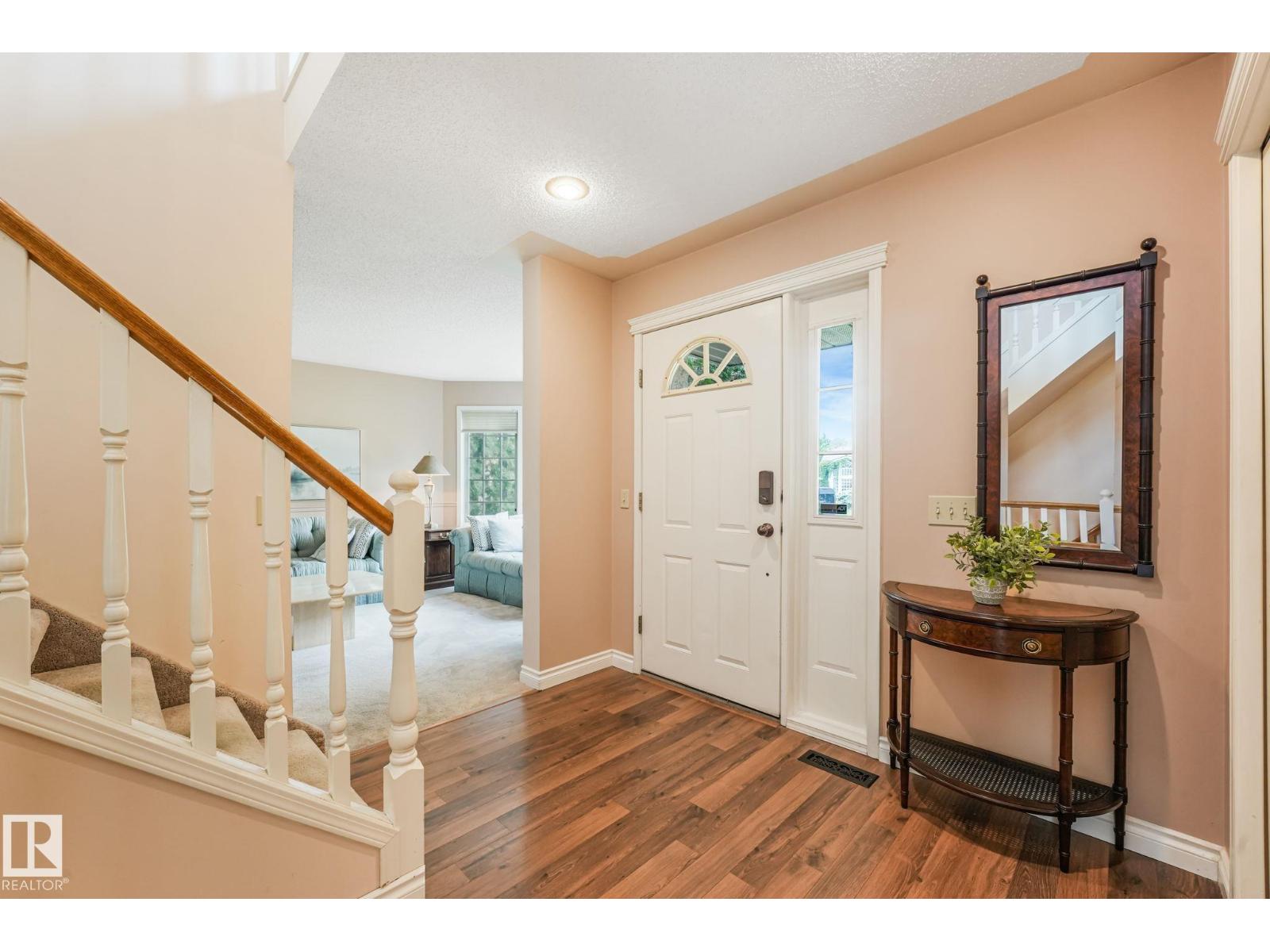 1004 110B ST NW