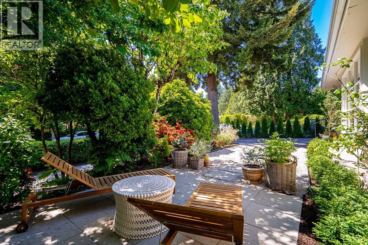 2784 CRESCENTVIEW DRIVE