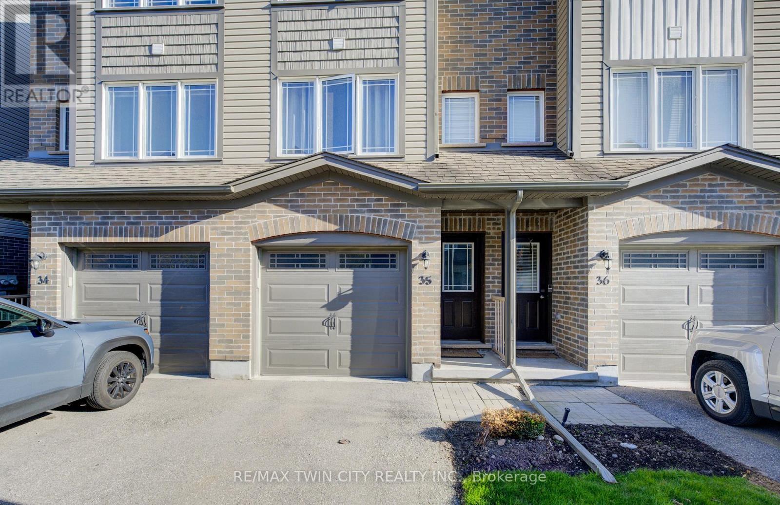 35 - 12 POPLAR DRIVE