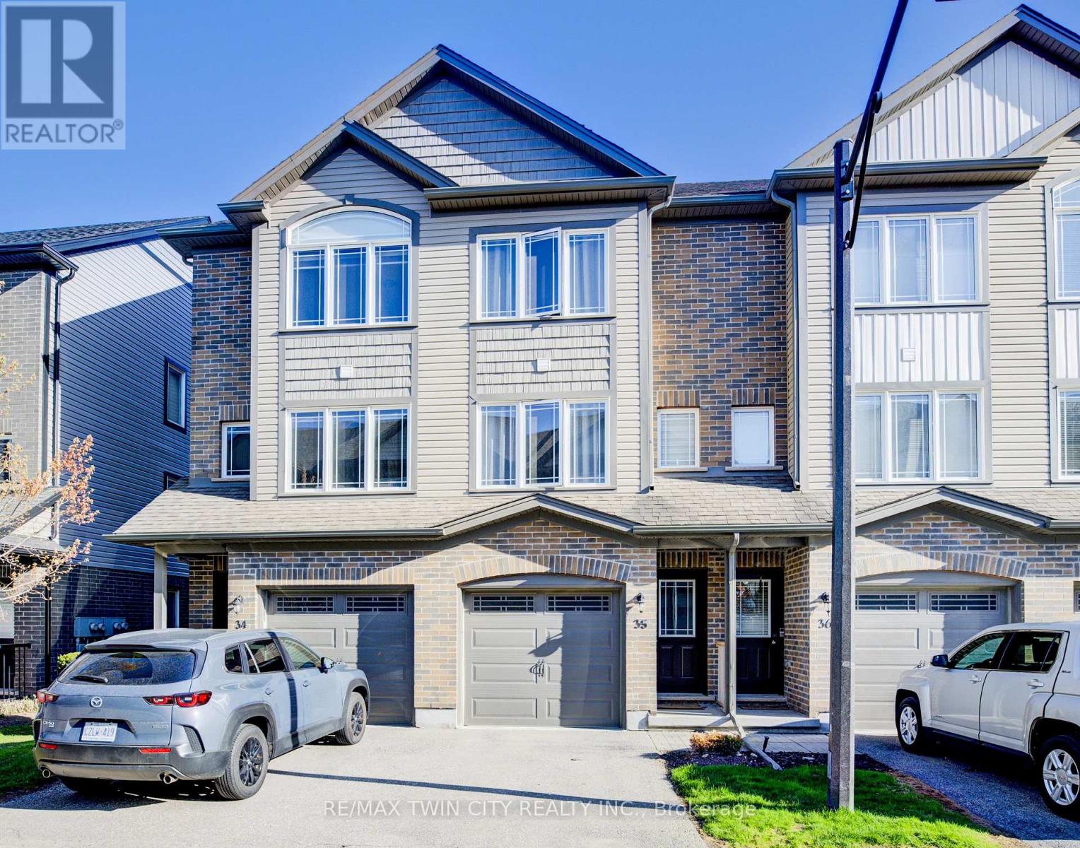 35 - 12 POPLAR DRIVE