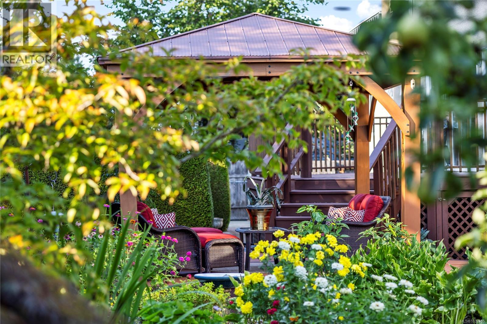 823 Glenhale Cres