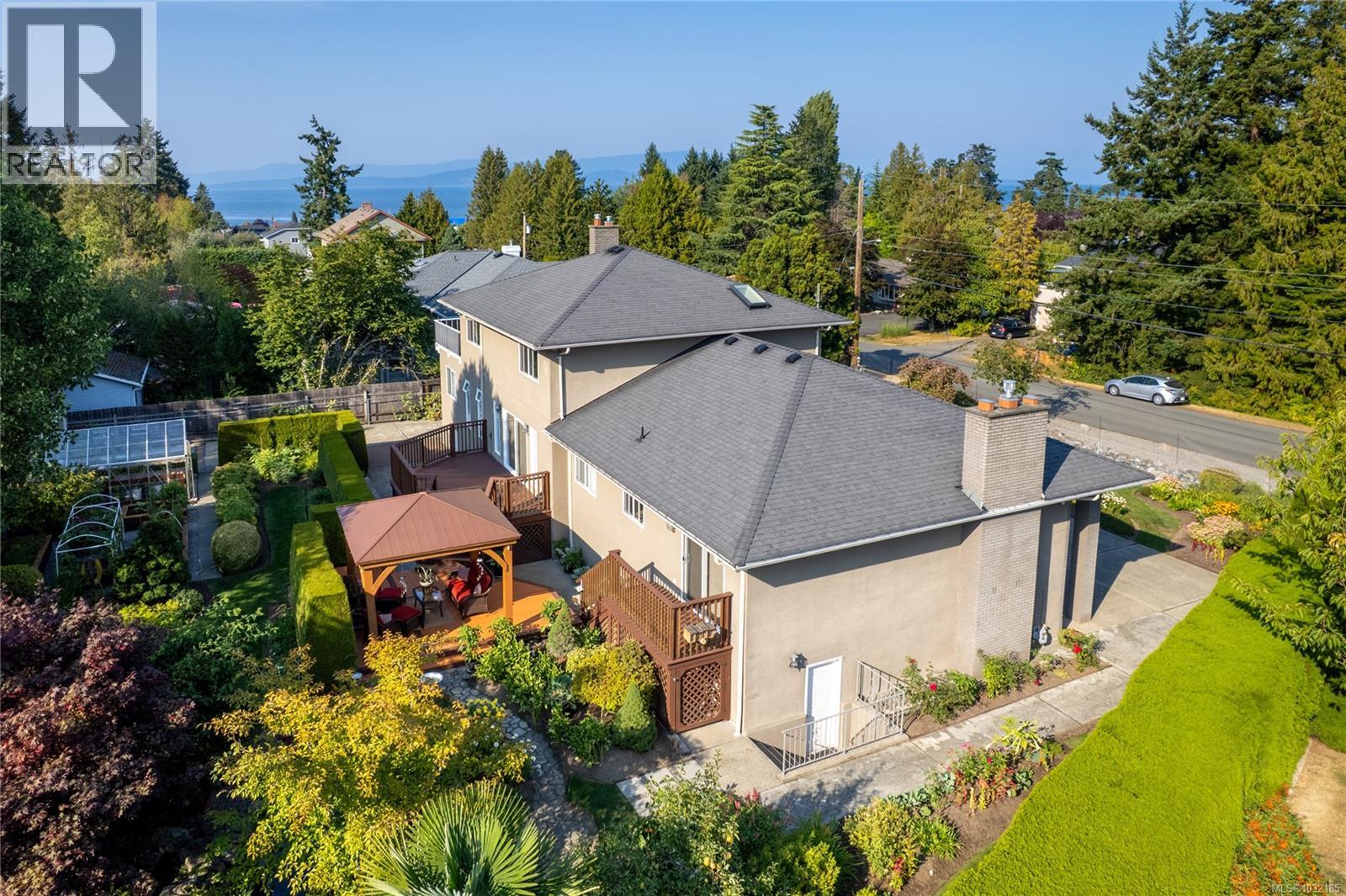 823 Glenhale Cres