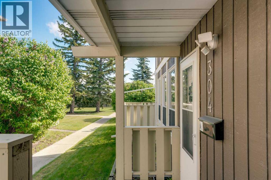 304, 544 Blackthorn Road NE