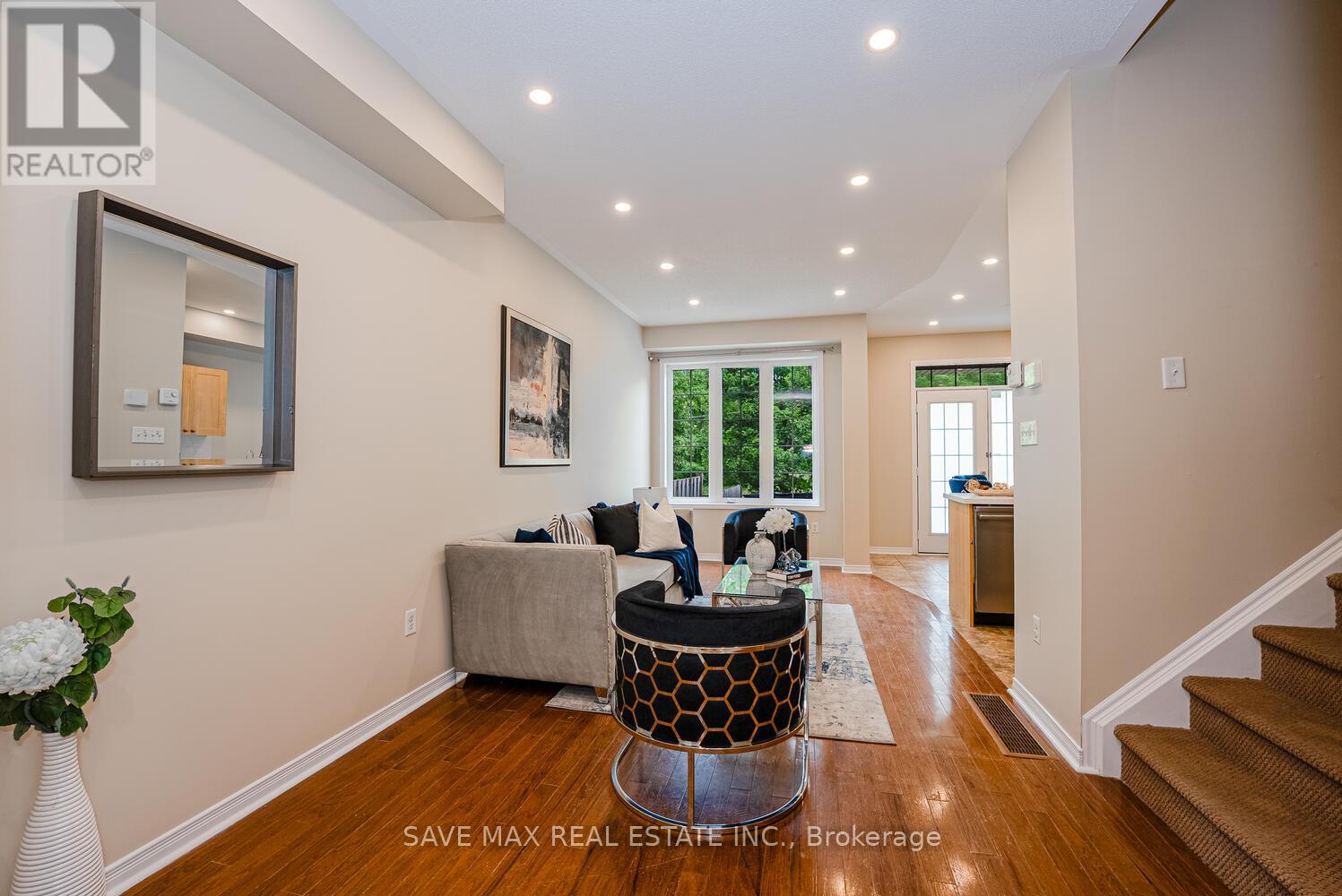 43 - 21 DIANA AVENUE