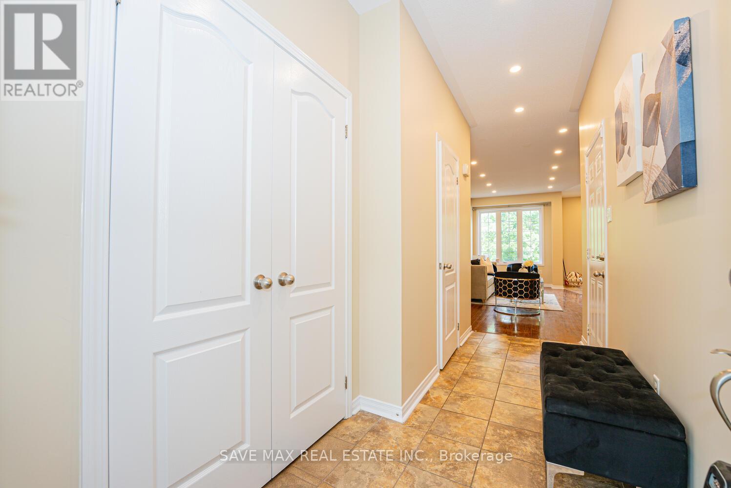 43 - 21 DIANA AVENUE