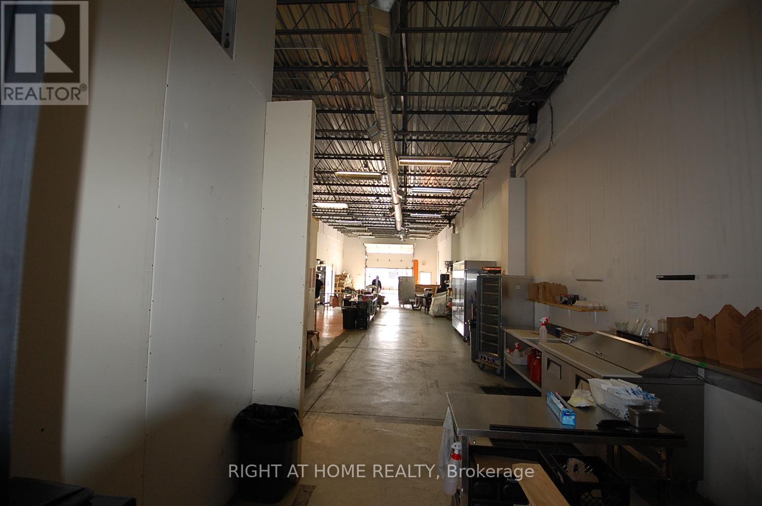 1 - 733 INDUSTRIELLE STREET