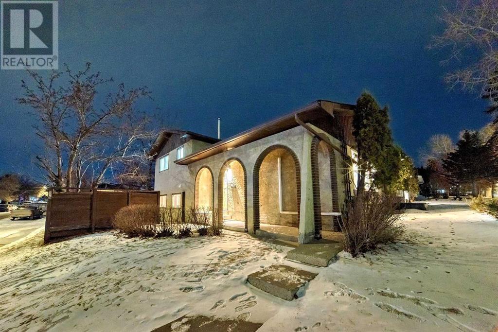 216 Whiteview Road NE