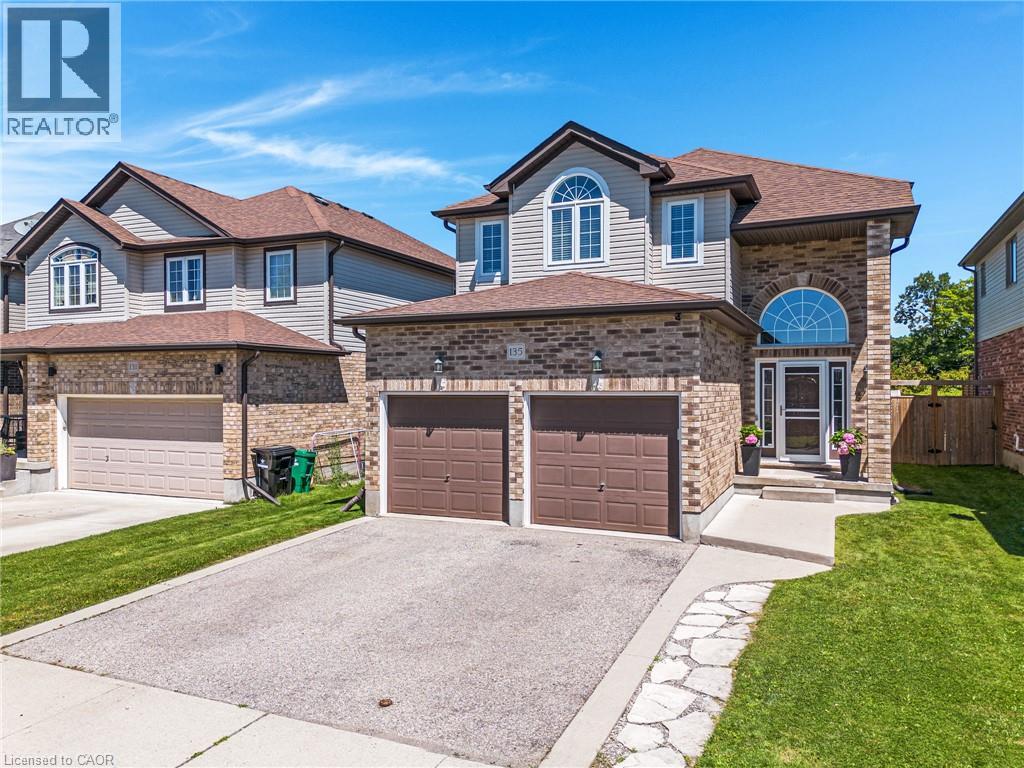 135 BROADOAKS Drive