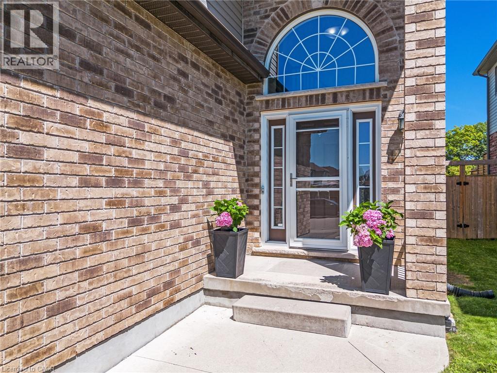 135 BROADOAKS Drive
