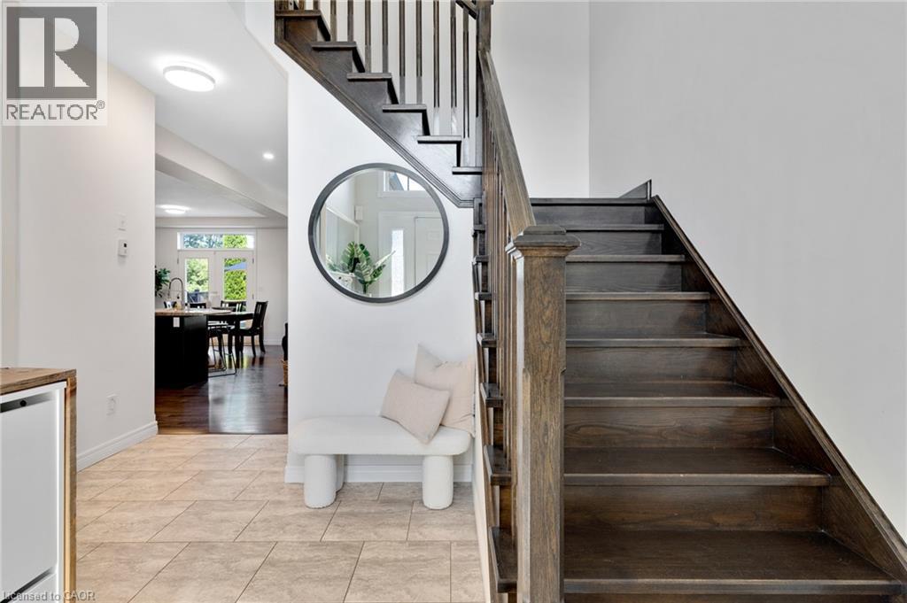 135 BROADOAKS Drive