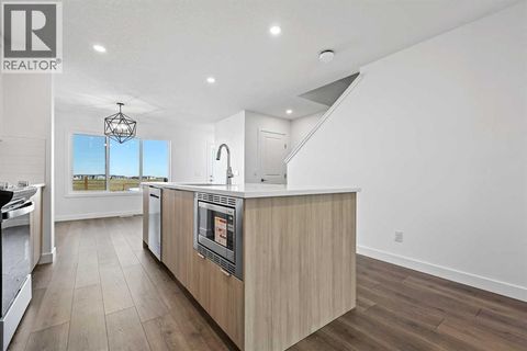 19838 45 Street SE Calgary AB T3M4B9