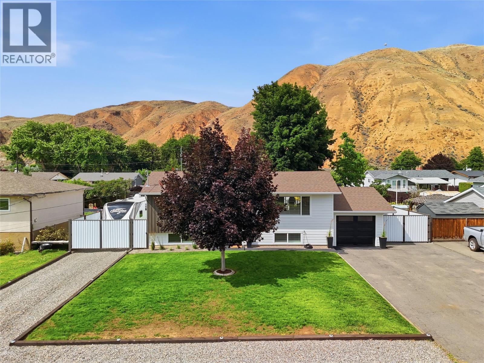 2330 ROSEWOOD Avenue