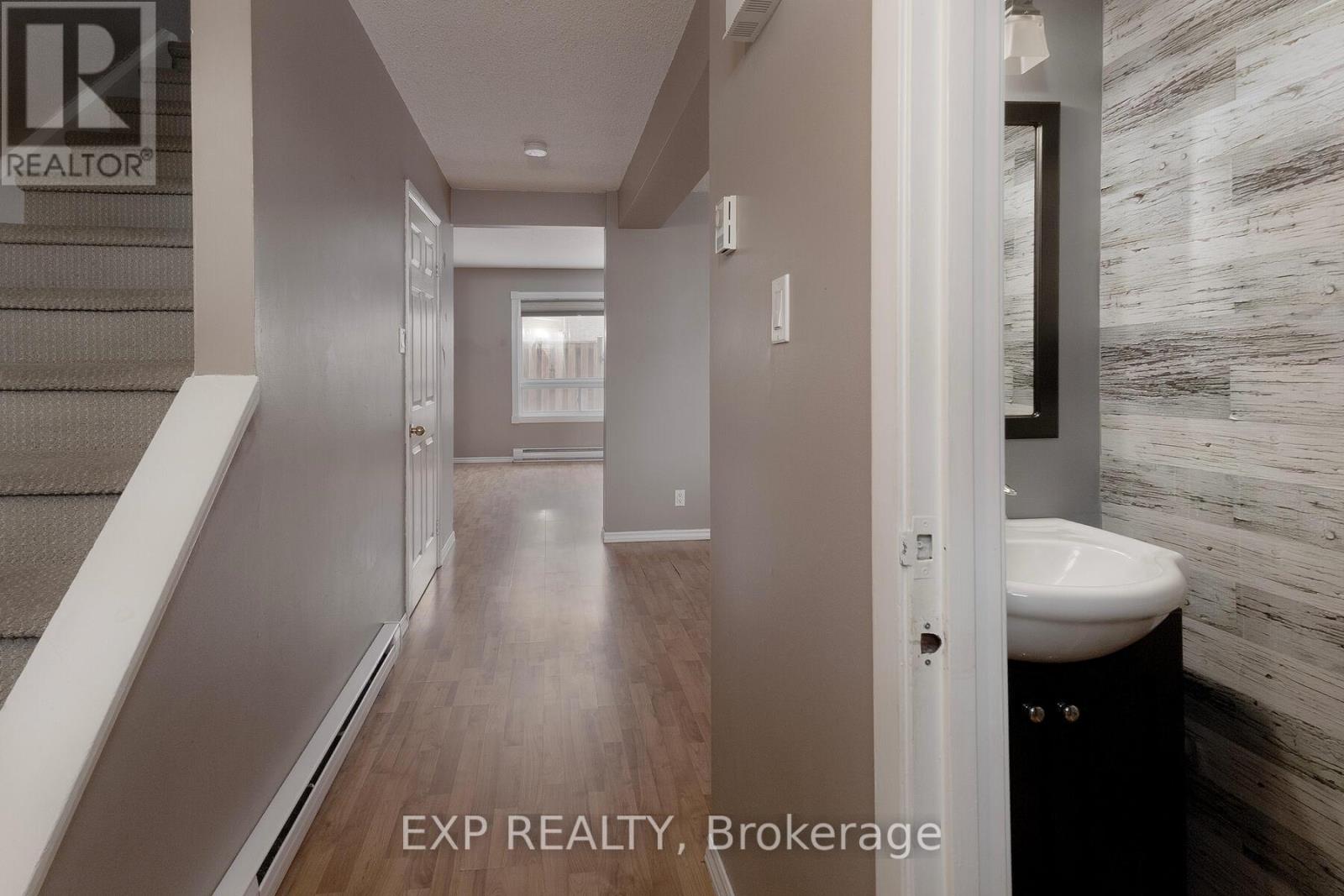 152 - 166 SOUTHDALE ROAD W