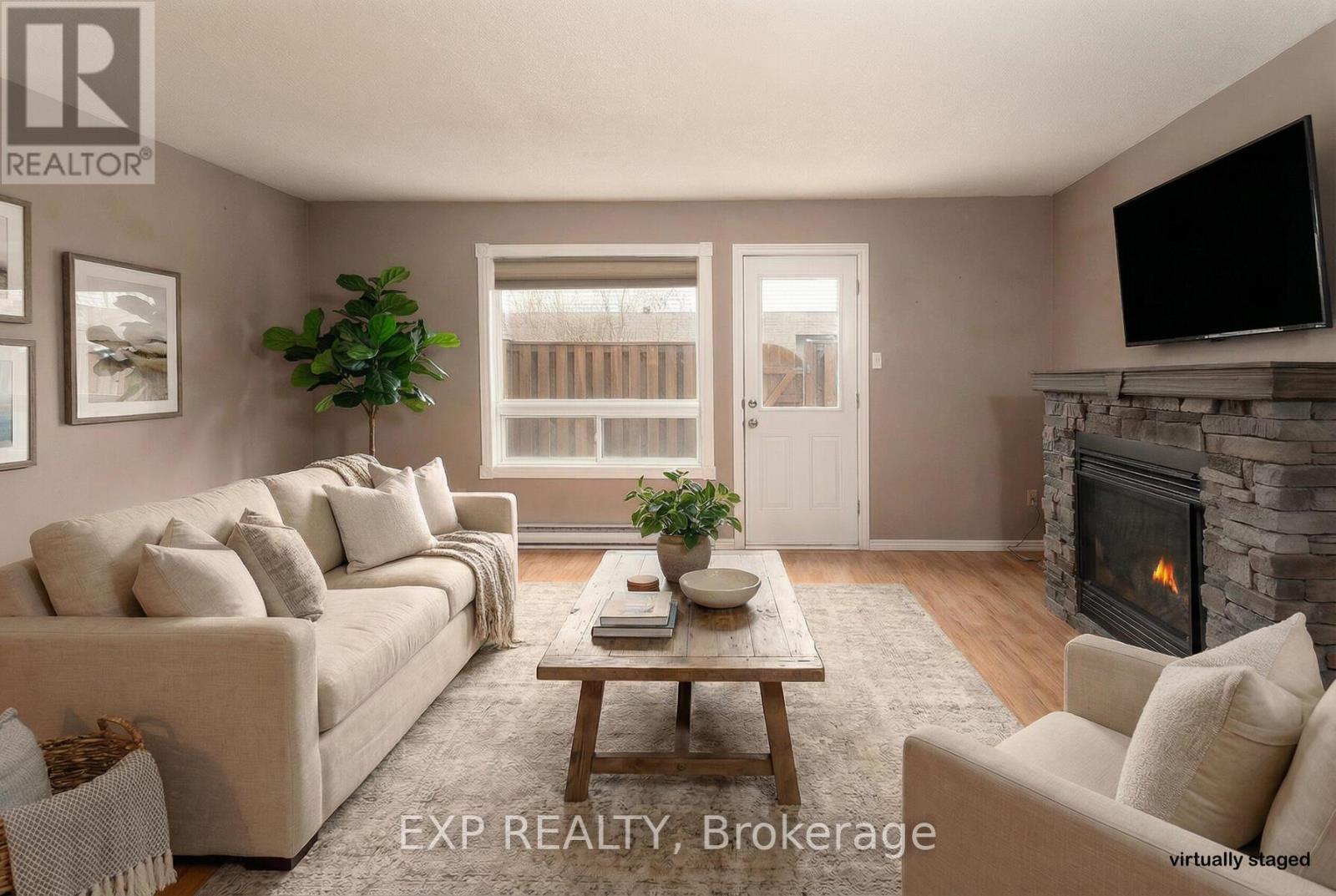 152 - 166 SOUTHDALE ROAD W