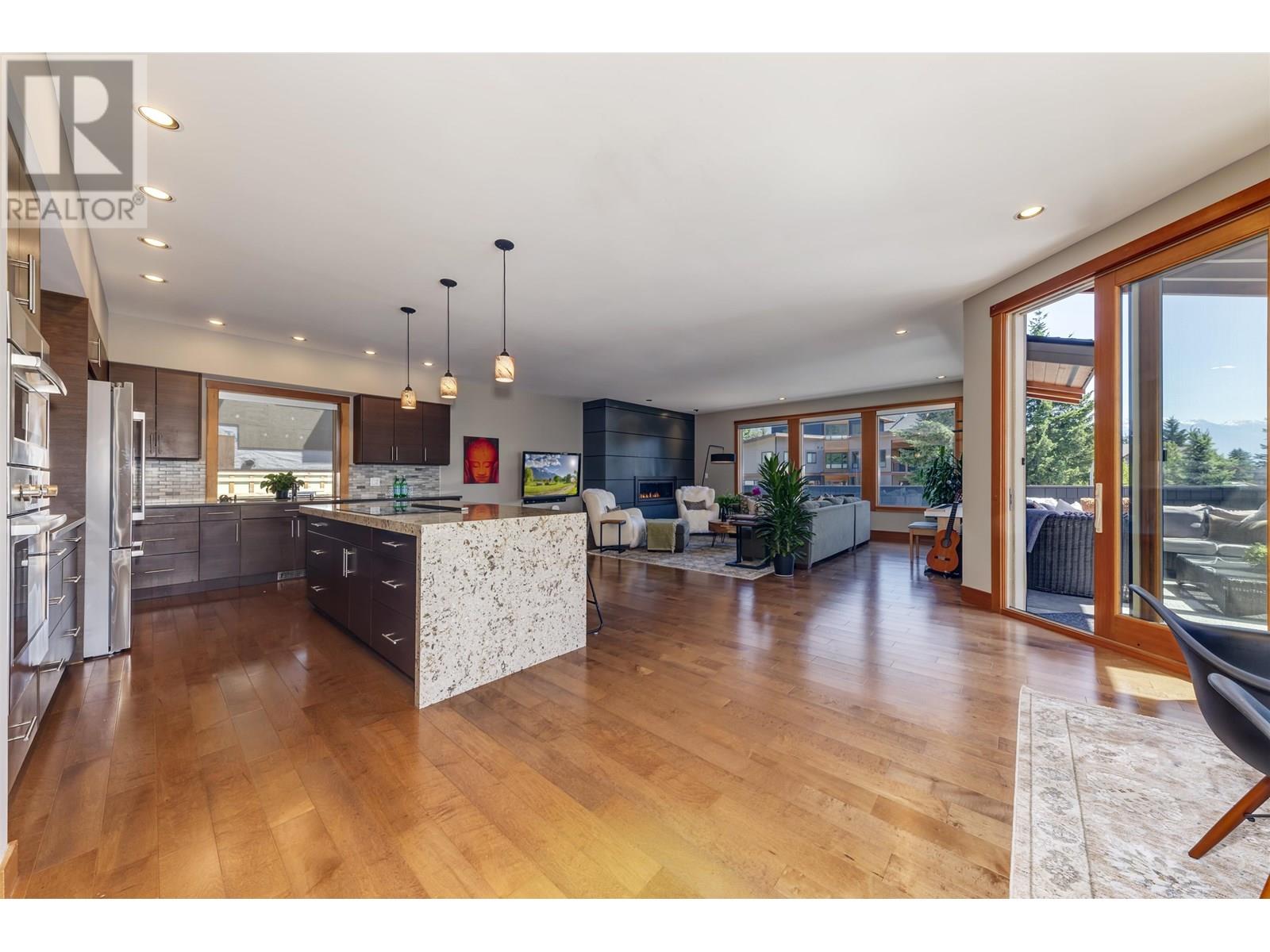 7459 DOGWOOD STREET