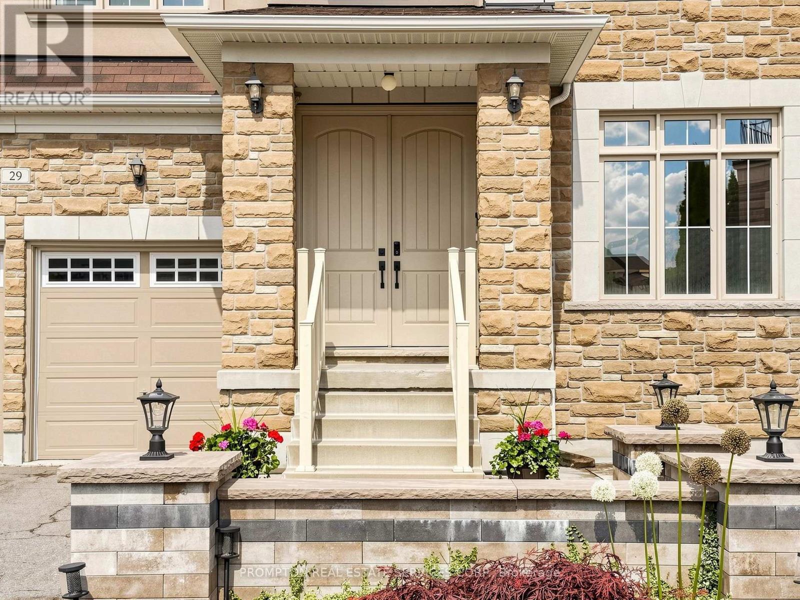 29 BEEBE CRESCENT