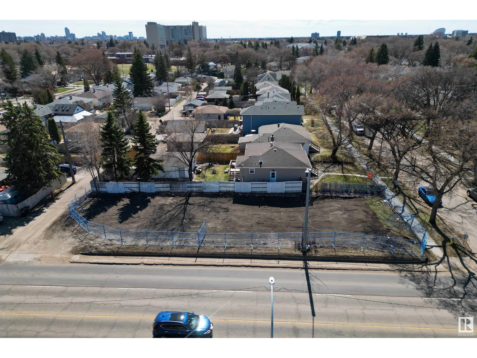 11739 135A ST NW