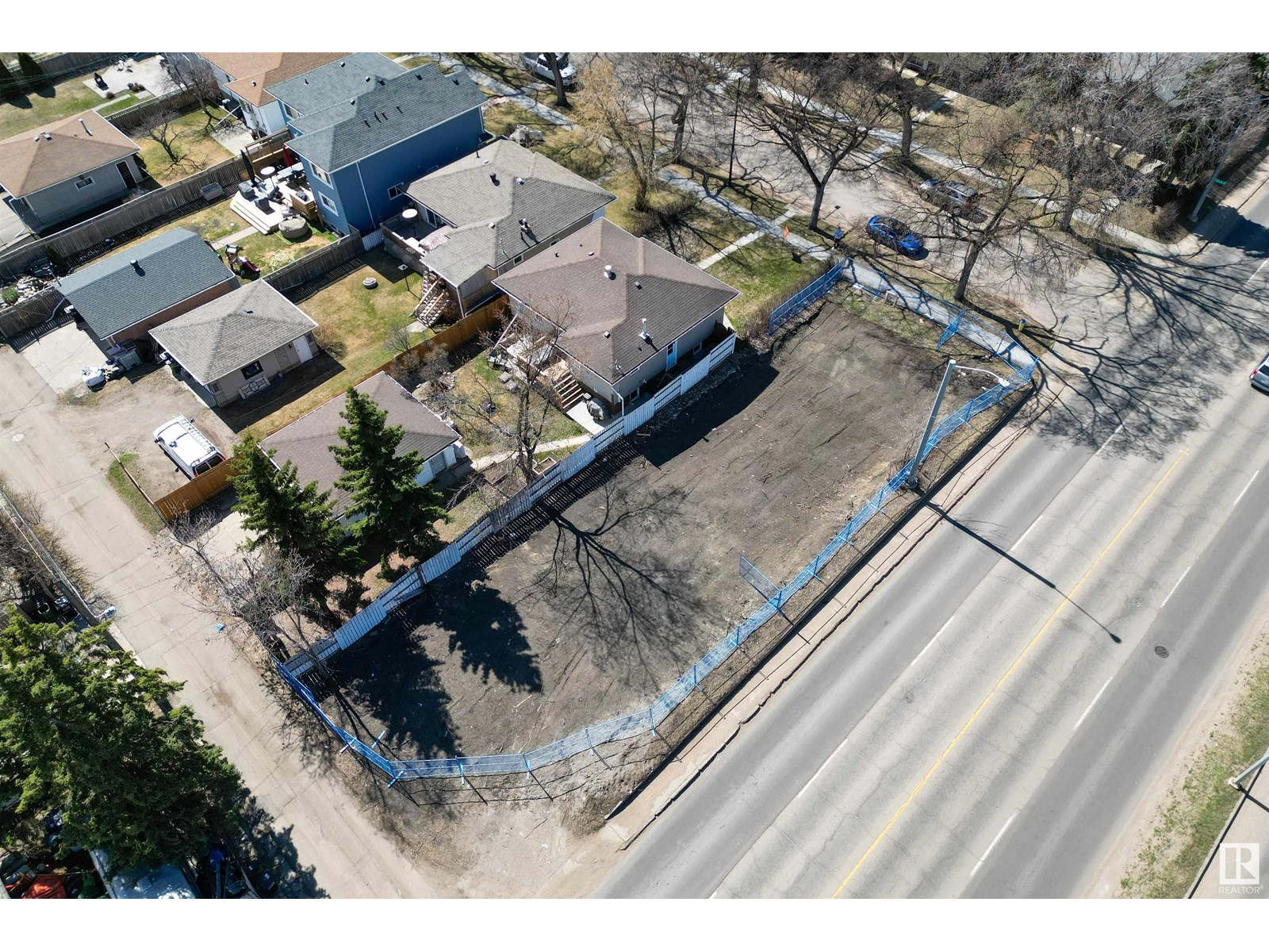 11739 135A ST NW