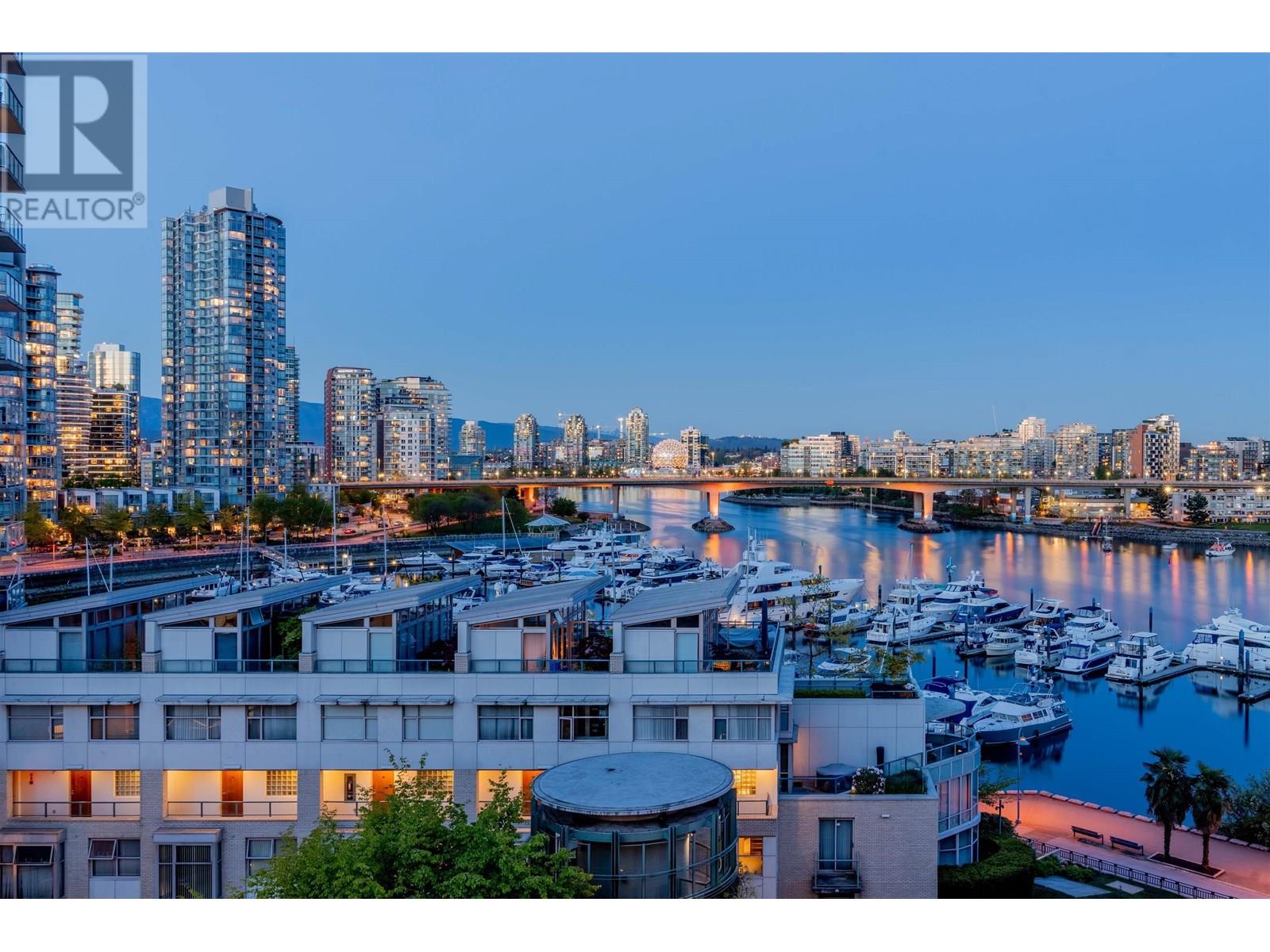906 1288 MARINASIDE CRESCENT