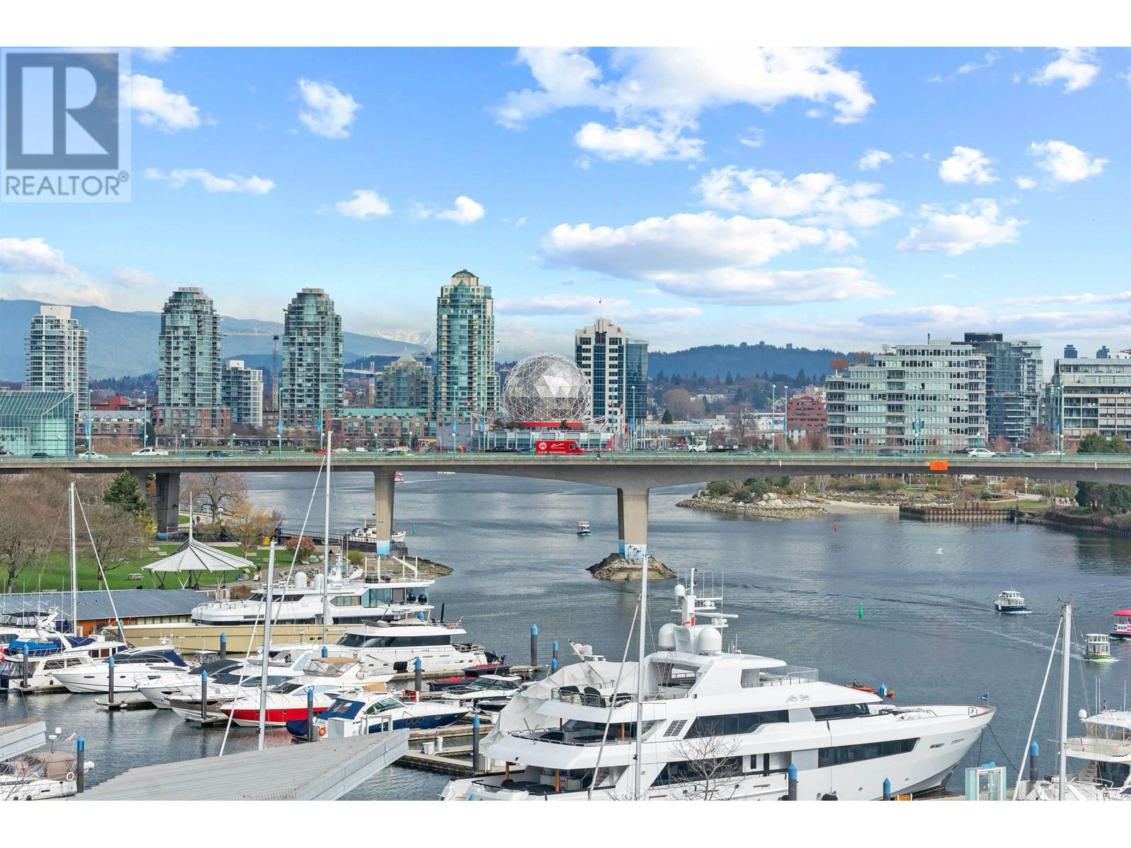 906 1288 MARINASIDE CRESCENT