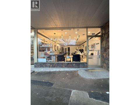 1471 MARINE DRIVE West Vancouver BC V7T1B8