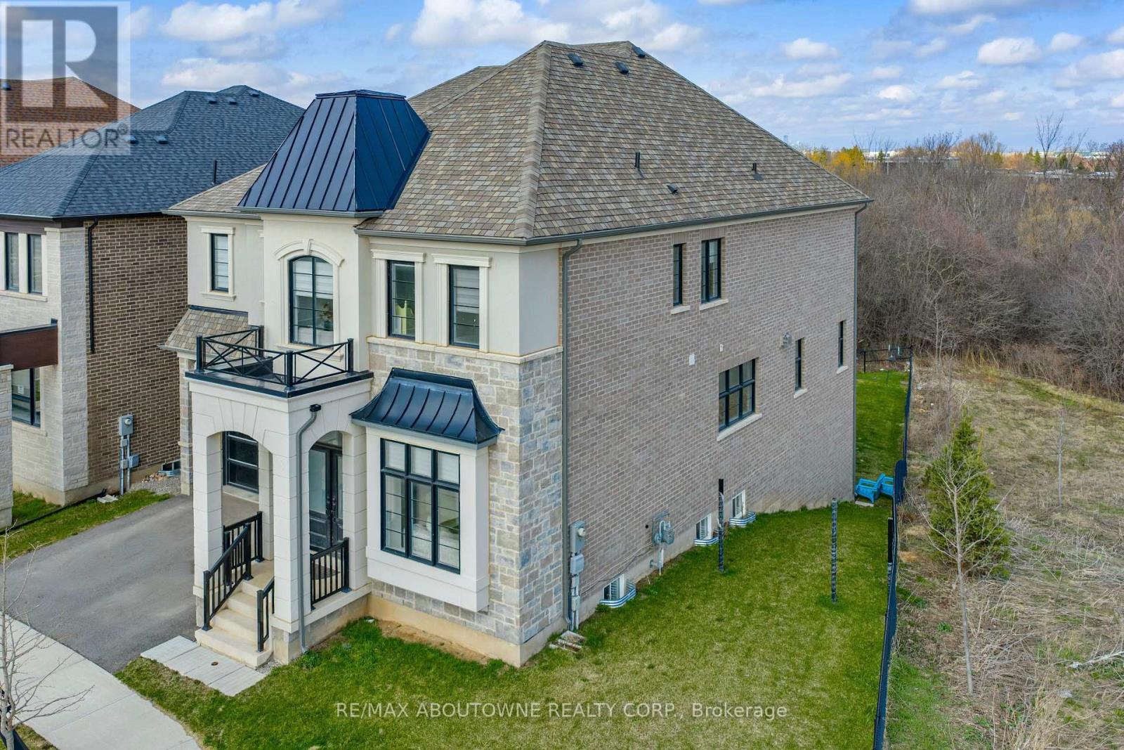 1416 FORD STRATHY CRESCENT S