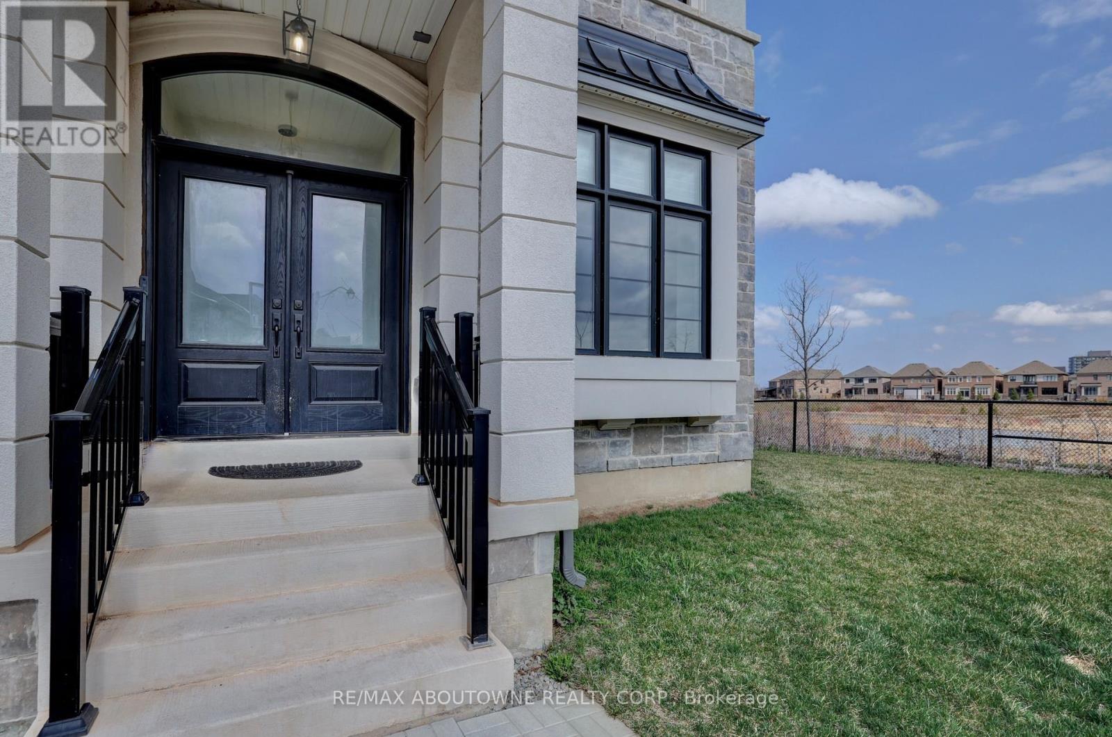 1416 FORD STRATHY CRESCENT S